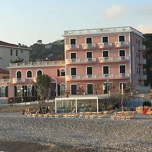 https://hotel-piccolo-lido.hotelitalianriviera.com